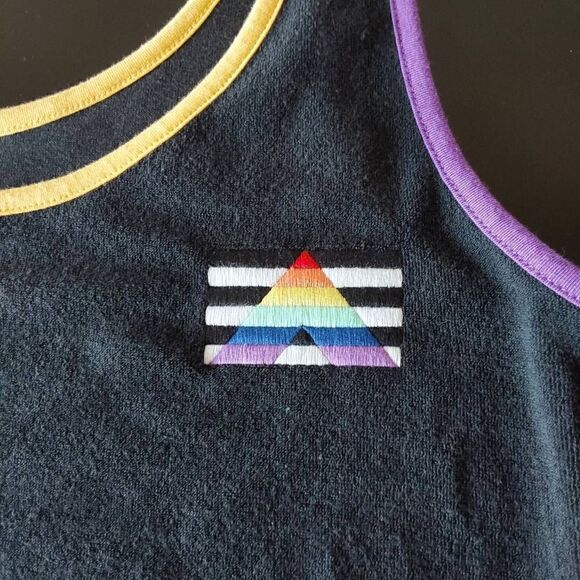 SO Scoop neck tank Juniors Sz L New - Picture 10 of 10